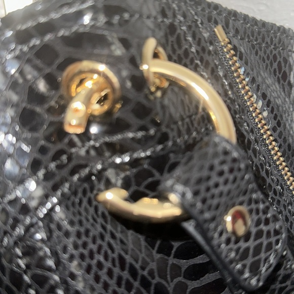 Project Bag: Michael Kors Black Patent Leather Snake Print with Gold Hardware - Picture 3 of 10